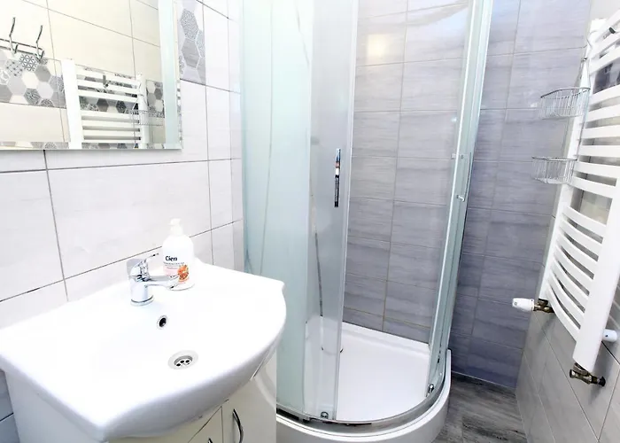 Pod Kasztanem Kwatera prywatna *